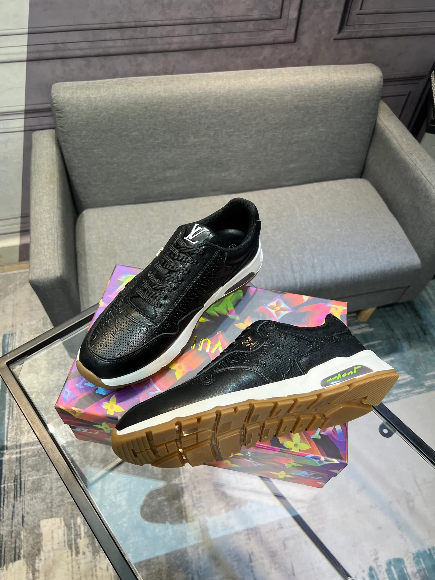 Men's shoes 💰460 "LV" The latest men's casual shoes, genuine leather lining, rubber wear-resistant outsole, fine lines and beautiful strips, not too much decoration, European and American style, comfortable and high-grade, optional, size number: 38 to 44 45 can be customized
